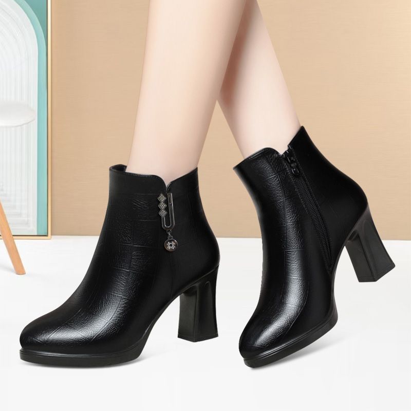 2025气质旗袍模特专业走秀靴秋冬加绒保暖时装靴耐磨粗跟轻便皮靴