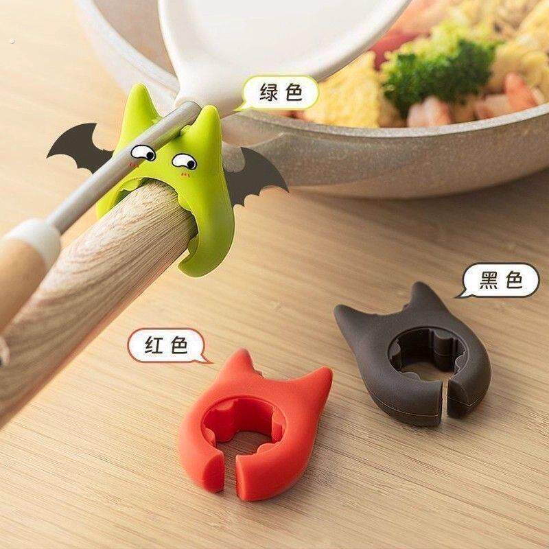 小恶魔防掉锅家用厨房神器铲架创意灶台防溢神器置物架小工具防烫