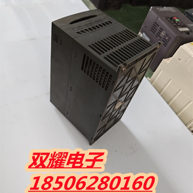 VM1000B-4T004GB/5R5PB 4KW/5.5KW 380V三晶变频器 功能包好实物