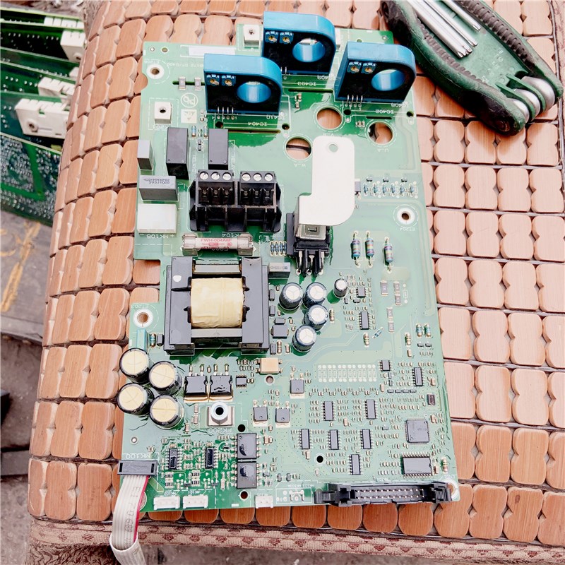 丹佛斯变频器FC360系列37 30KW电源板132B6172