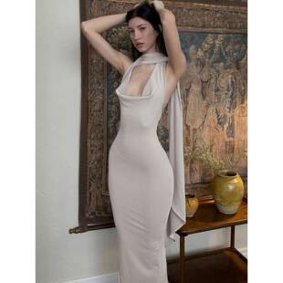 气质纯色海边度假风修身型连衣裙性感荡领挂脖飘带露背女神范长裙