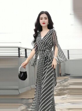 时尚飘逸女装夏季法式赫本风气质名媛高端精致女神范高级感连衣裙