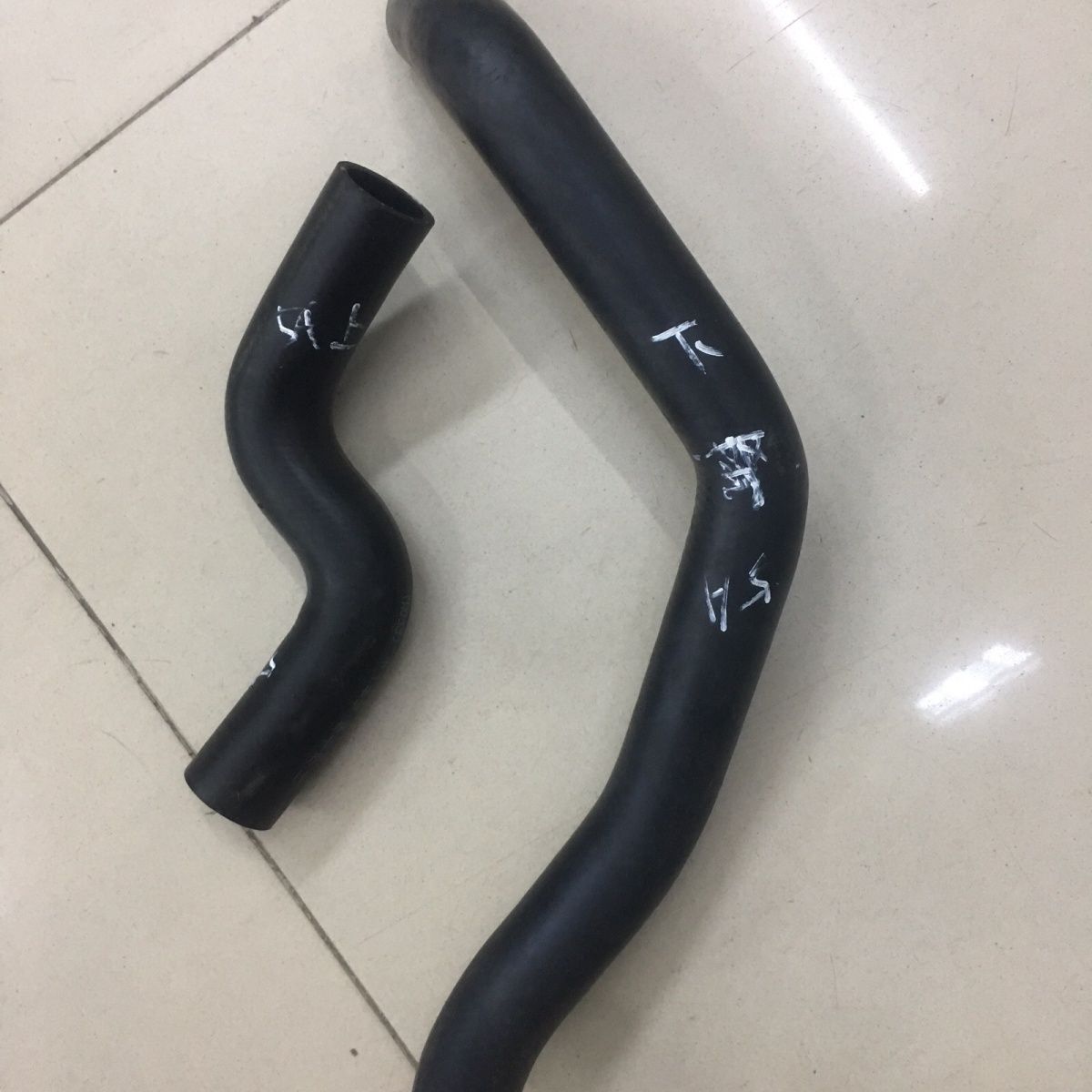 天津一汽:威乐、威志,威姿,威志V2雅酷夏利2000水箱上下水管配套