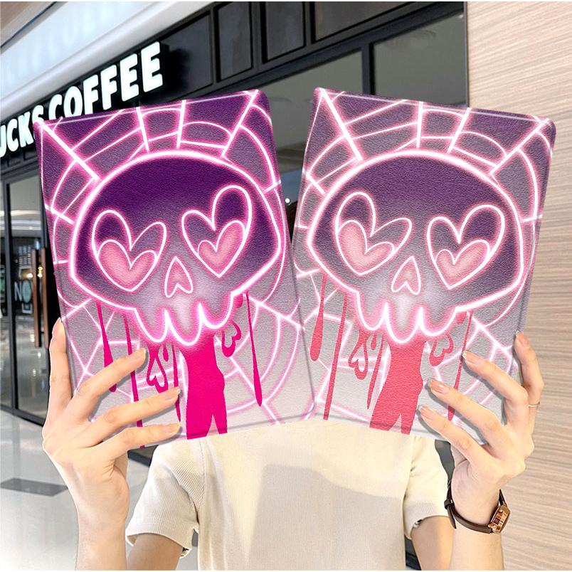 内壳软硅胶材质。舒适手感，四角防摔。