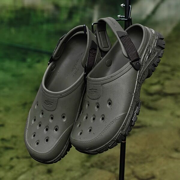 斯凯奇2026春季男士溯溪凉鞋沙滩鞋舒适轻洞洞鞋复古外穿拖鞋