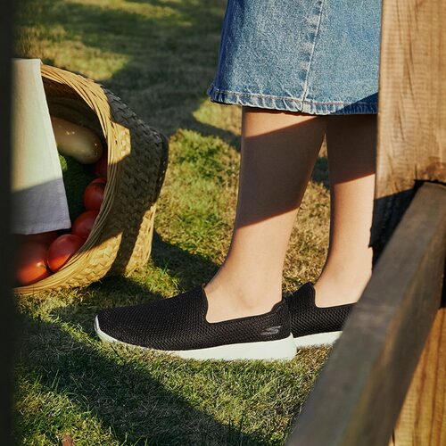 Skechers斯凯奇女鞋GOWALK轻便休闲运动鞋户外一脚蹬减震跑步鞋