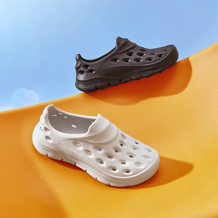 斯凯奇2026春季男士泡泡鞋轻质透气男鞋日常时尚搭配凉拖鞋243240