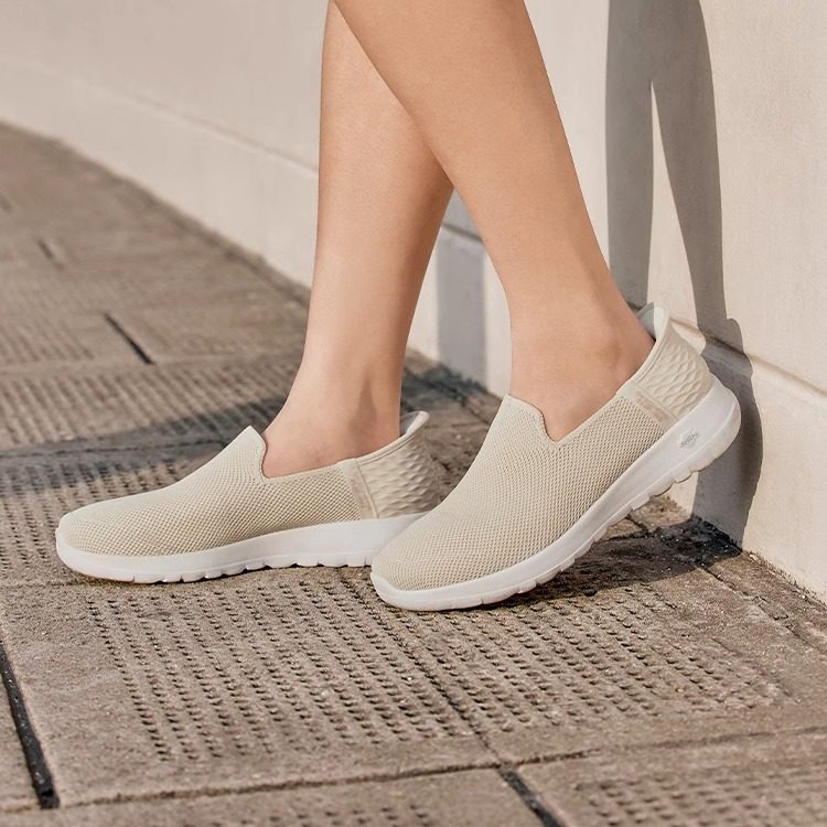 斯凯奇闪穿鞋透气一脚蹬健步鞋女休闲运动鞋大底轻软散步鞋妈妈鞋,运动鞋new,其它运动鞋,淘宝优惠券,粉丝福利购,淘宝优惠卷