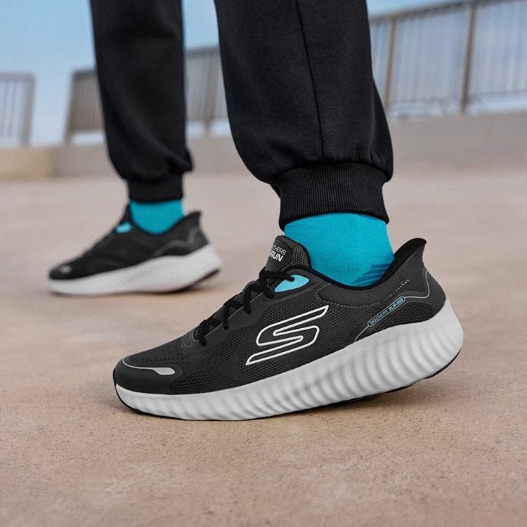 斯凯奇闪穿鞋2025春季新品男女同款运动鞋网面透气回弹鞋垫舒适缓