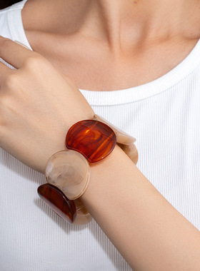 美拉德复古风半透明晕染亚克力手镯不规则几何琥珀色花纹拼接手环