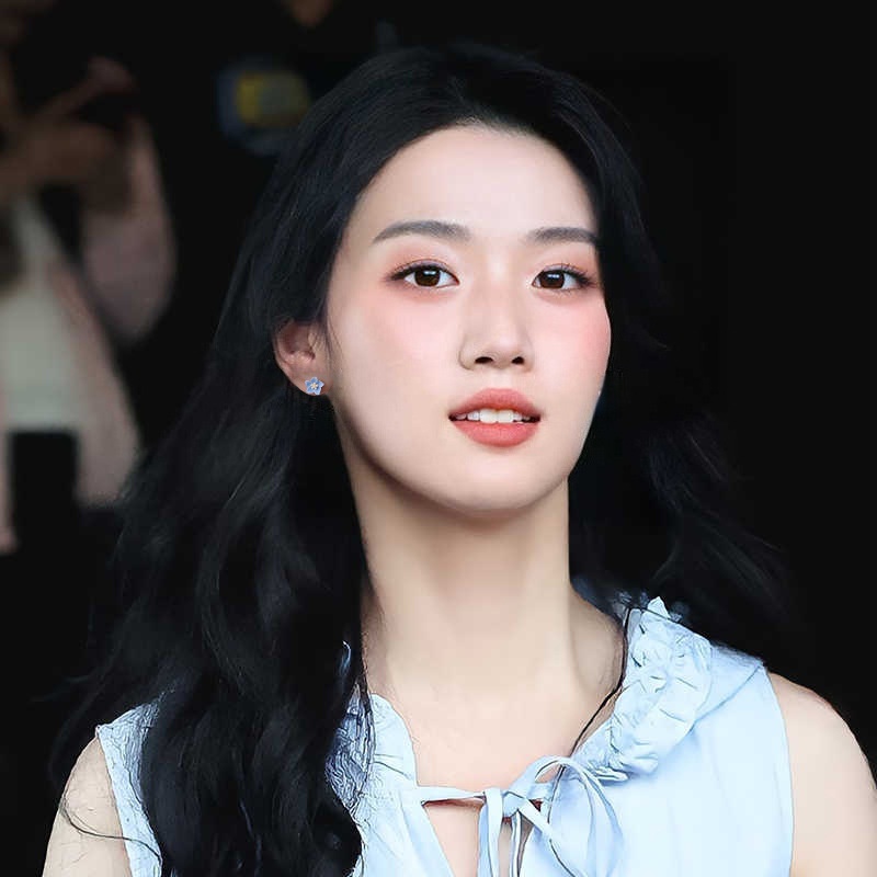 蓝色山茶花树脂耳钉女2025新款小众设计精致耳环轻奢气质简约