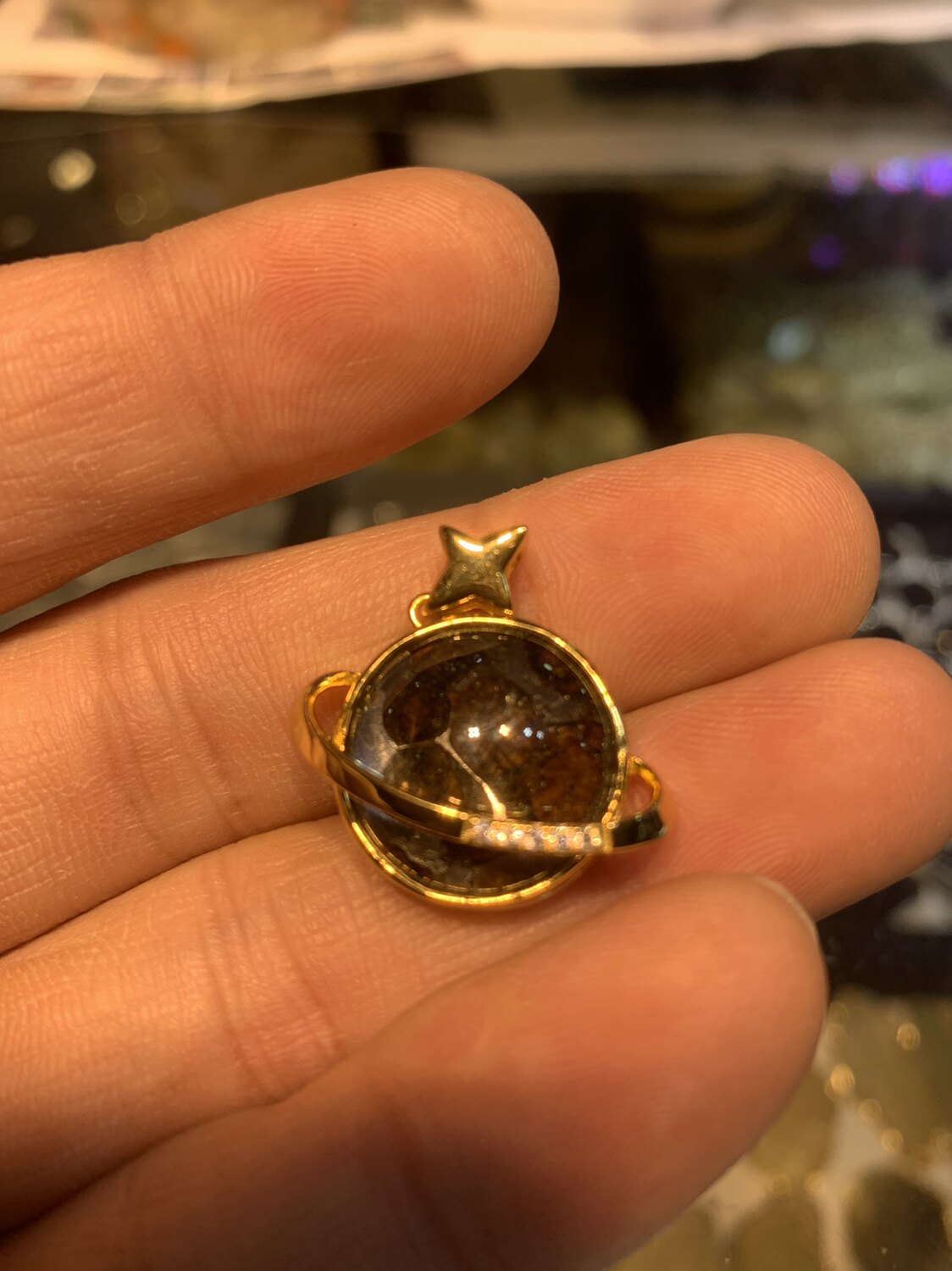 橄榄陨石切片精美小吊坠女款时尚潮流个性创意吊坠