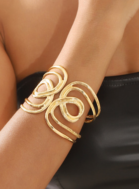 欧美跨境简约设计感开口弹簧扣高端手镯 小众复古镂空几何手饰女