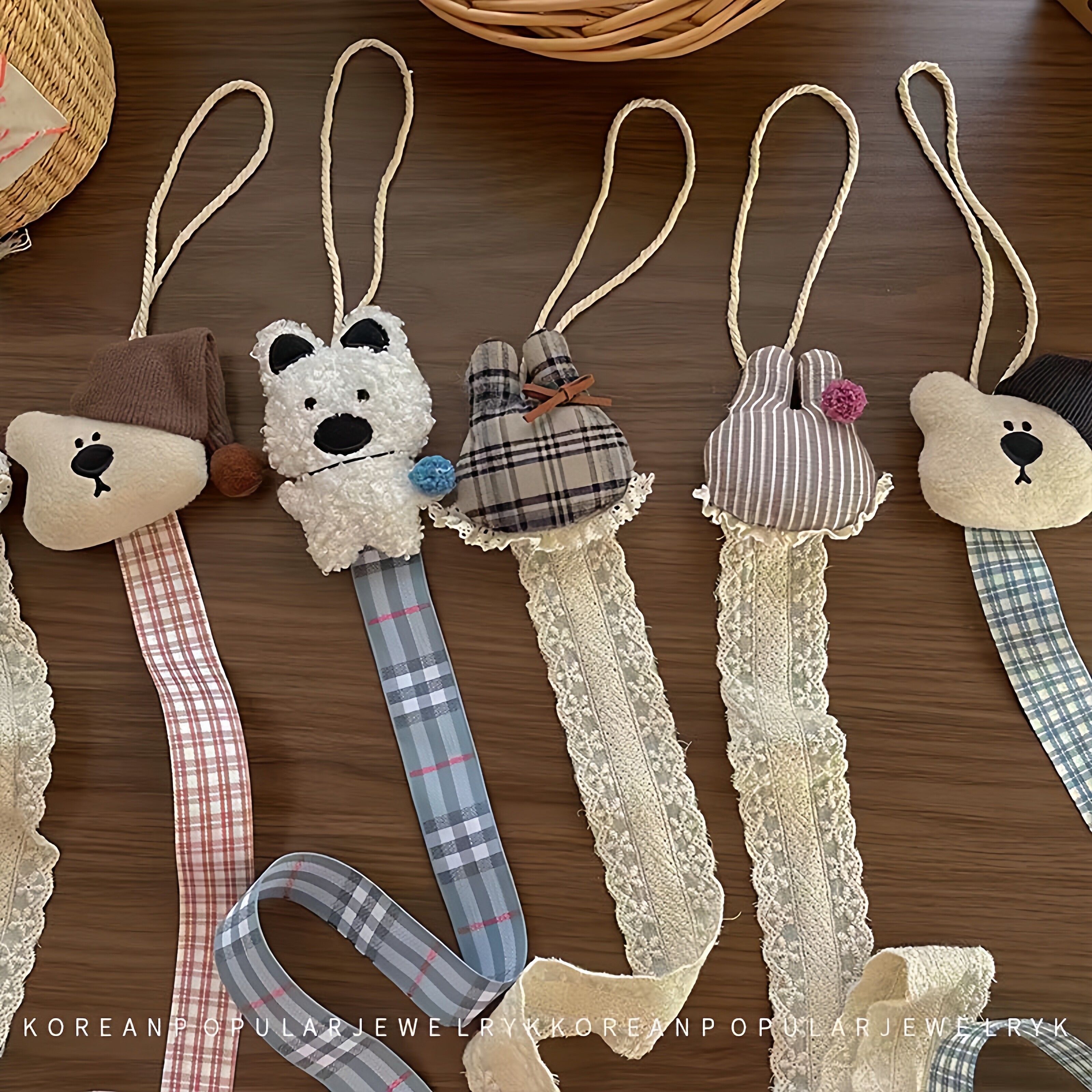 新款韩版卡通布艺立体小熊可爱发夹收纳带儿童装饰房间挂绳多功能