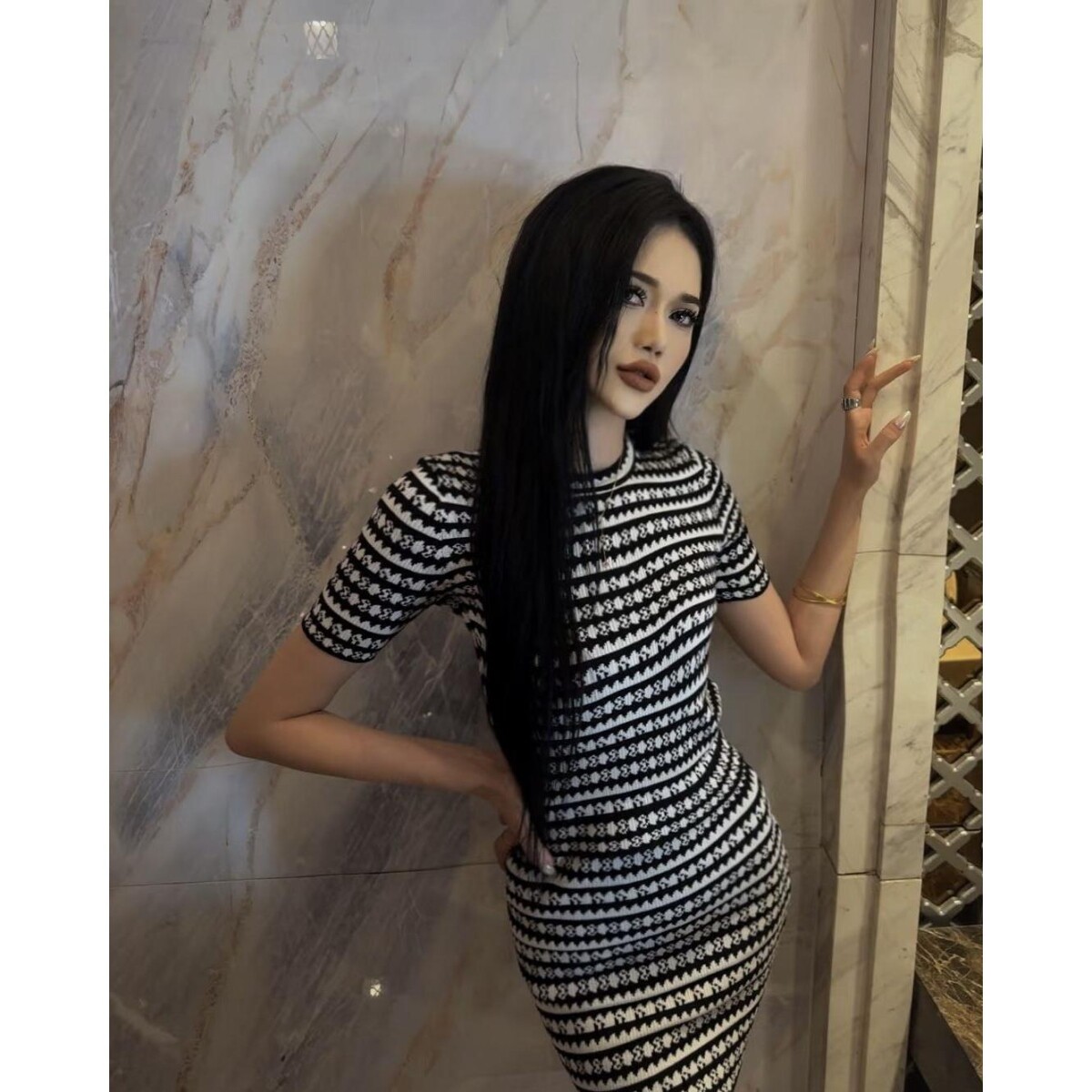 两件套ins甜辣修身显瘦条纹拼色针织衫高腰包臀短裙套装女