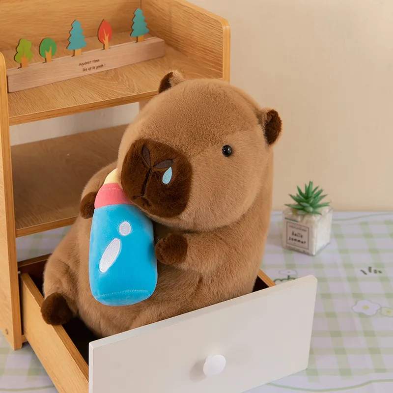 卡皮巴拉流鼻涕奶瓶毛绒公仔挂件