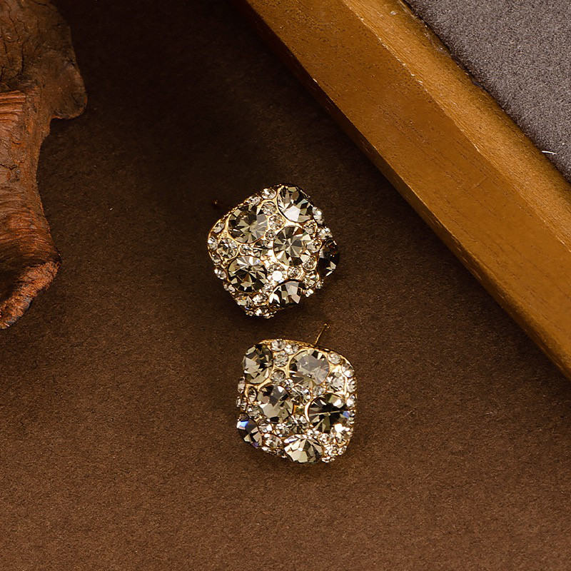 2025新款茶色高级感满钻耳钉女方形大气高端小众轻奢百搭爆闪耳饰