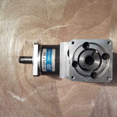 拆机中大伺服直角减速机，型号60WPLE－8K,成色如图，功