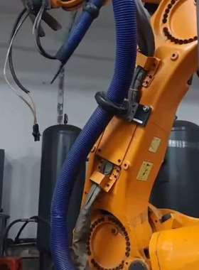 议价发那科2000ib210f一套，臂长2.7米，负载210kg