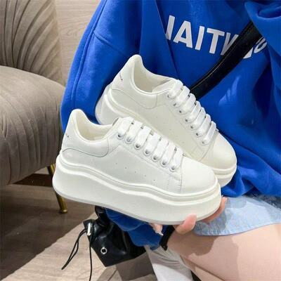 UNITY/优妮蒂小白鞋女2026春秋厚底小个子增高超火运动休闲板鞋二
