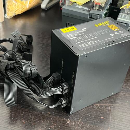 长城GW-800SE(90+)金牌巨龙电源，额定700W，8（议价）