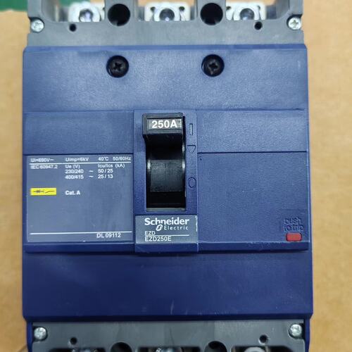 塑壳断路器 EZD160/250，3P三相，额定电流2（议价）