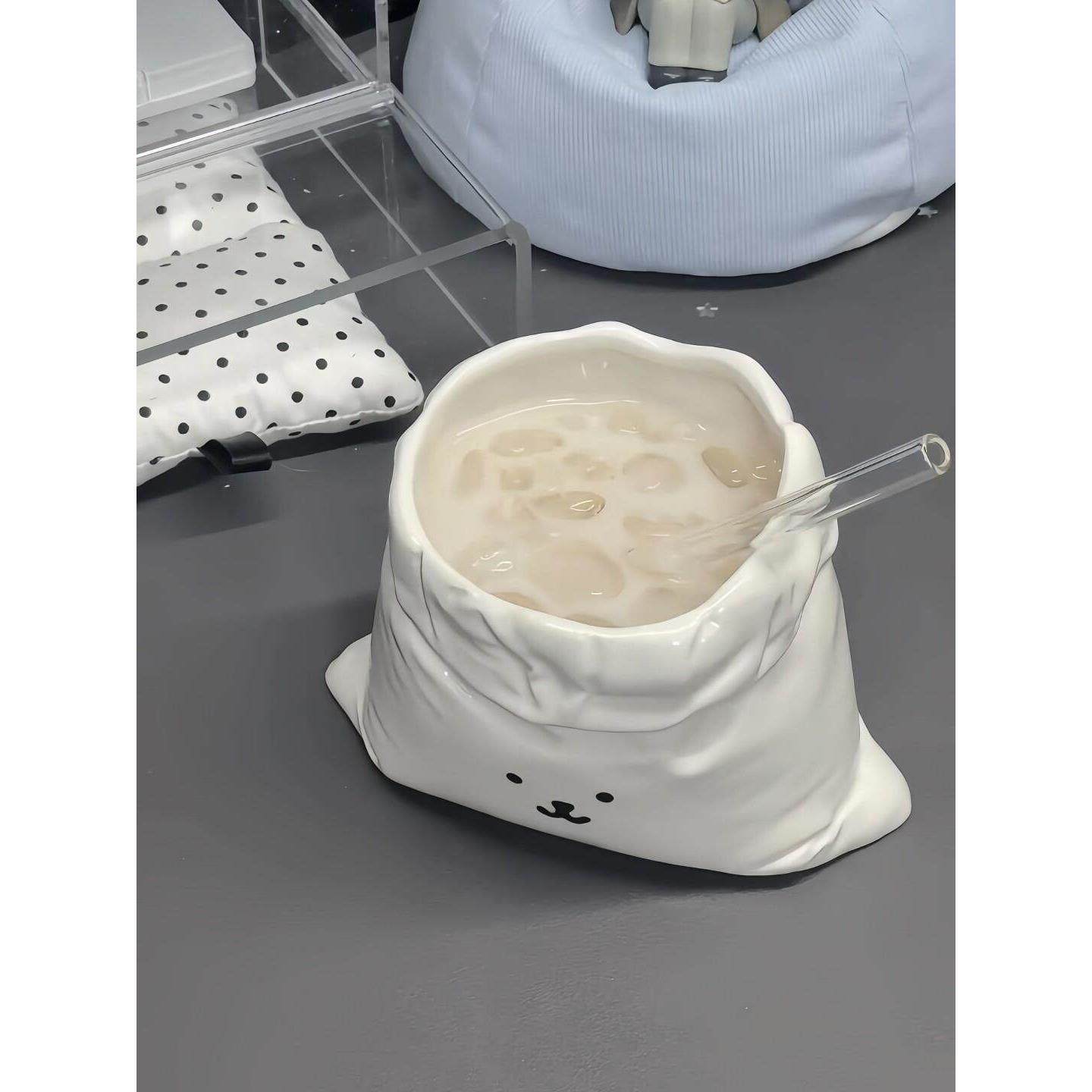 自嘲熊咖啡杯陶瓷手握杯创意复古不规则布袋杯异形卡通奶茶马克杯