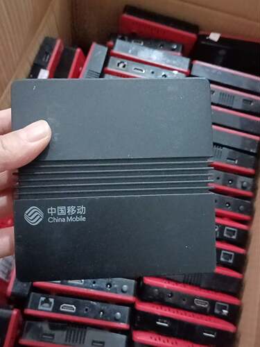 全新UNT401H与UNT402H机顶盒 无线带WiFi，也可有线连接 配件齐全