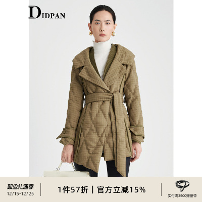 IDPAN华夫格纹短款设计感羽绒服冬季新款轻盈气质大翻领外套
