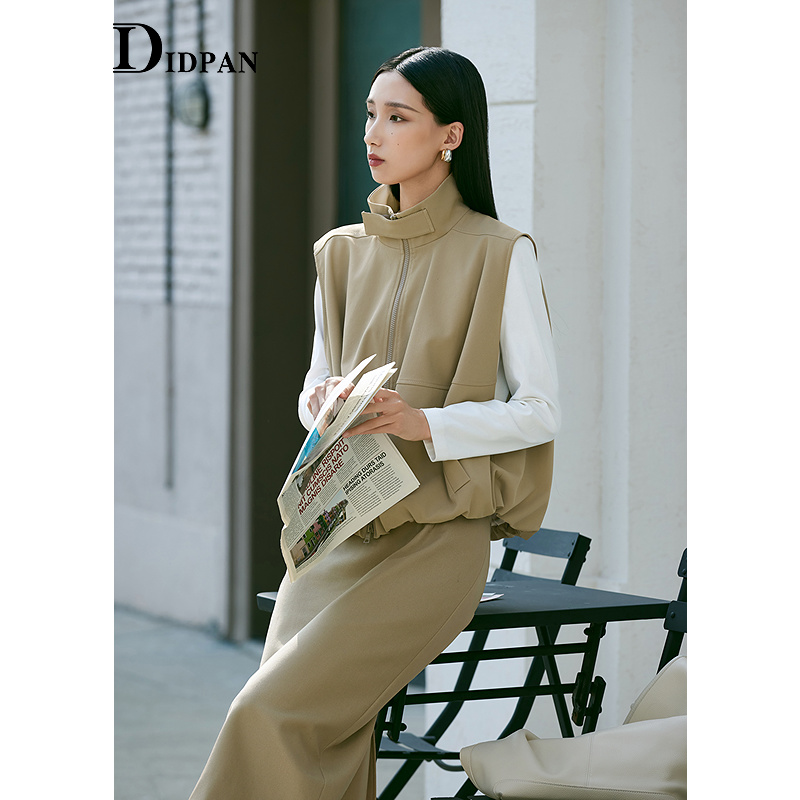 IDPAN马甲户外穿搭新款时尚通勤简约百搭马夹背心无袖上衣外套女