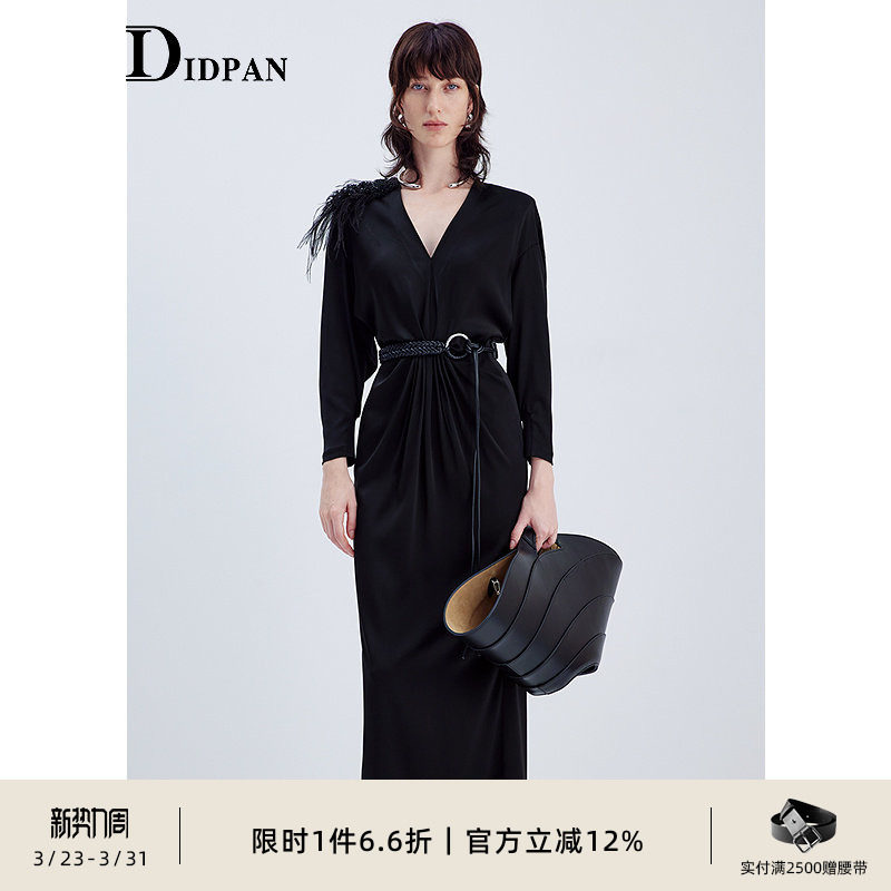 IDPAN长袖连衣裙新款气质v领时尚精致礼服裙显瘦黑色长裙