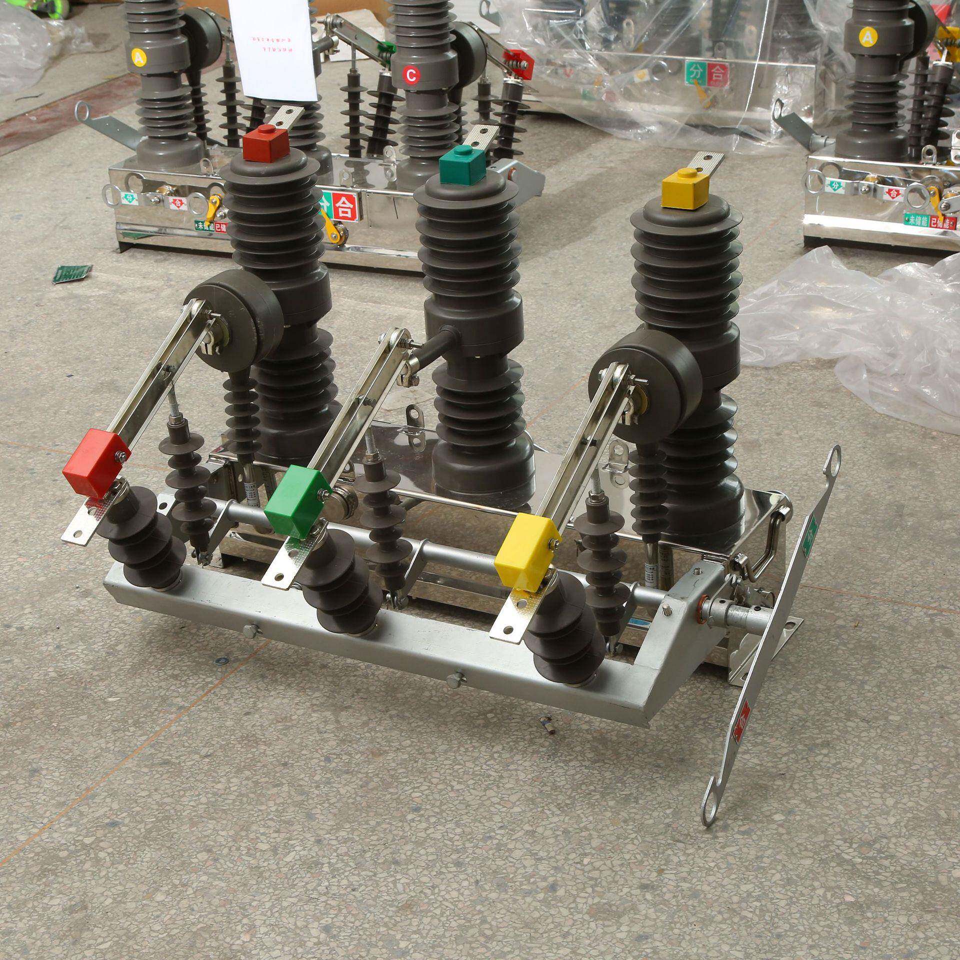 ZW32-12G/630A高压真空断路器10KV户外柱上手动带隔离刀闸开关