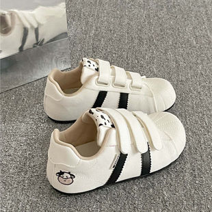 刺绣古德曼百搭小白鞋2026女款新款薄底春秋季运动鞋魔术贴德训鞋