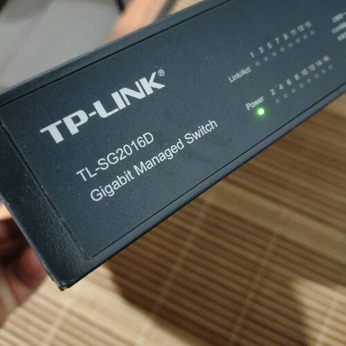 TP-LINK 16口全千兆交换机 型号TL-SG2016D
