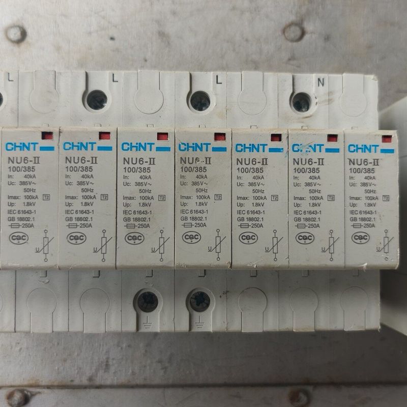 NU6-II浪涌保护器 100/385V 40KA 拆机