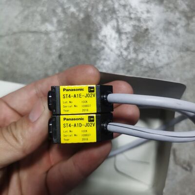 光电传感器 ST4-A1E-J02V ST4-A1D-J