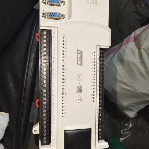 LSJS  PL C  LS22-28MR-4AD未使用过的