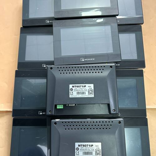 威纶通触摸屏 MT6071iP 7寸