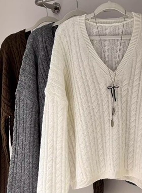 祖儿兔兔· 小炉温复古羊毛暖居V领麻花衫2511D23