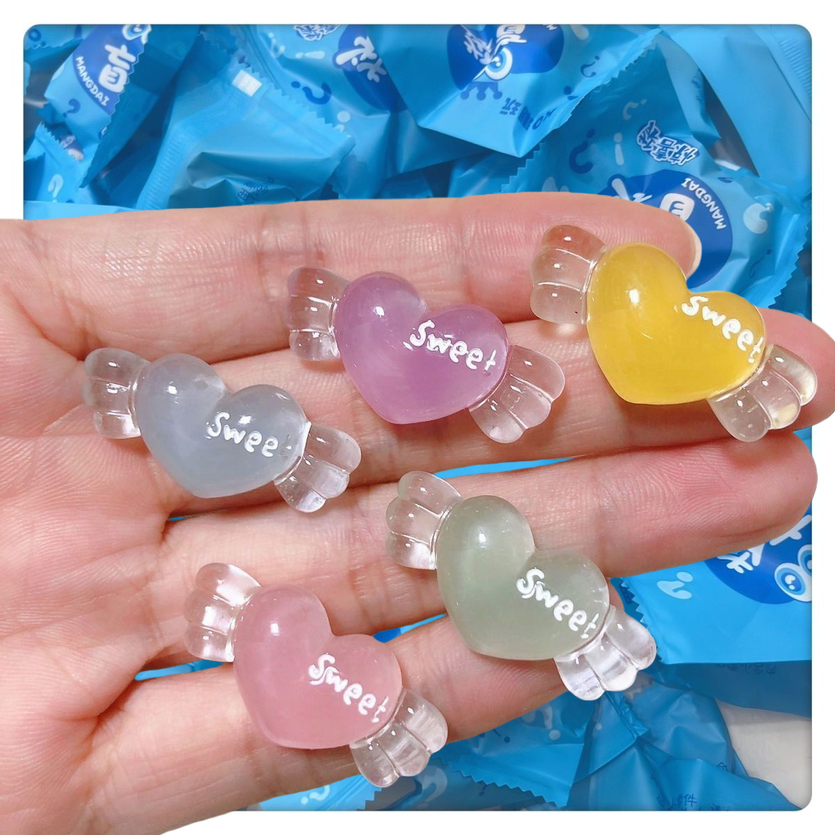 新款夜光透明爱心糖果手工diy奶油胶手机壳发饰洞洞鞋树脂冰箱贴,模玩/动漫/周边/娃圈三坑/桌游,盒蛋/扭蛋/联名摆件,淘宝优惠券,粉丝福利购,淘宝优惠卷