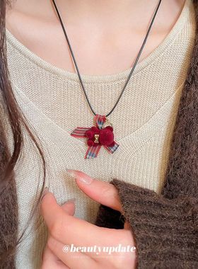 植绒蝴蝶结小熊吊坠项链个性日常