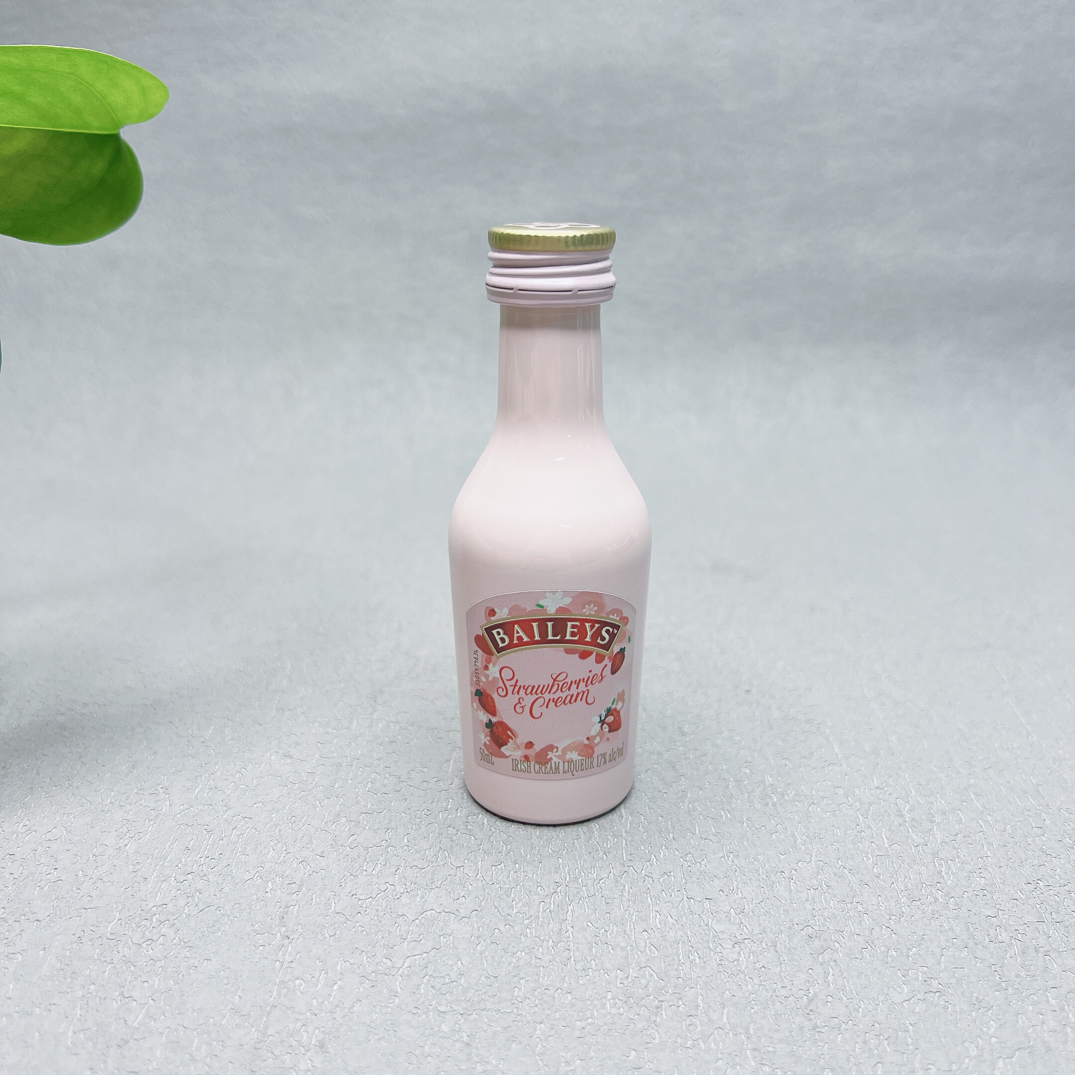 临期 爱尔兰进口草莓奶油味甜酒50ml配制酒小酒办酒迷你瓶装摆件