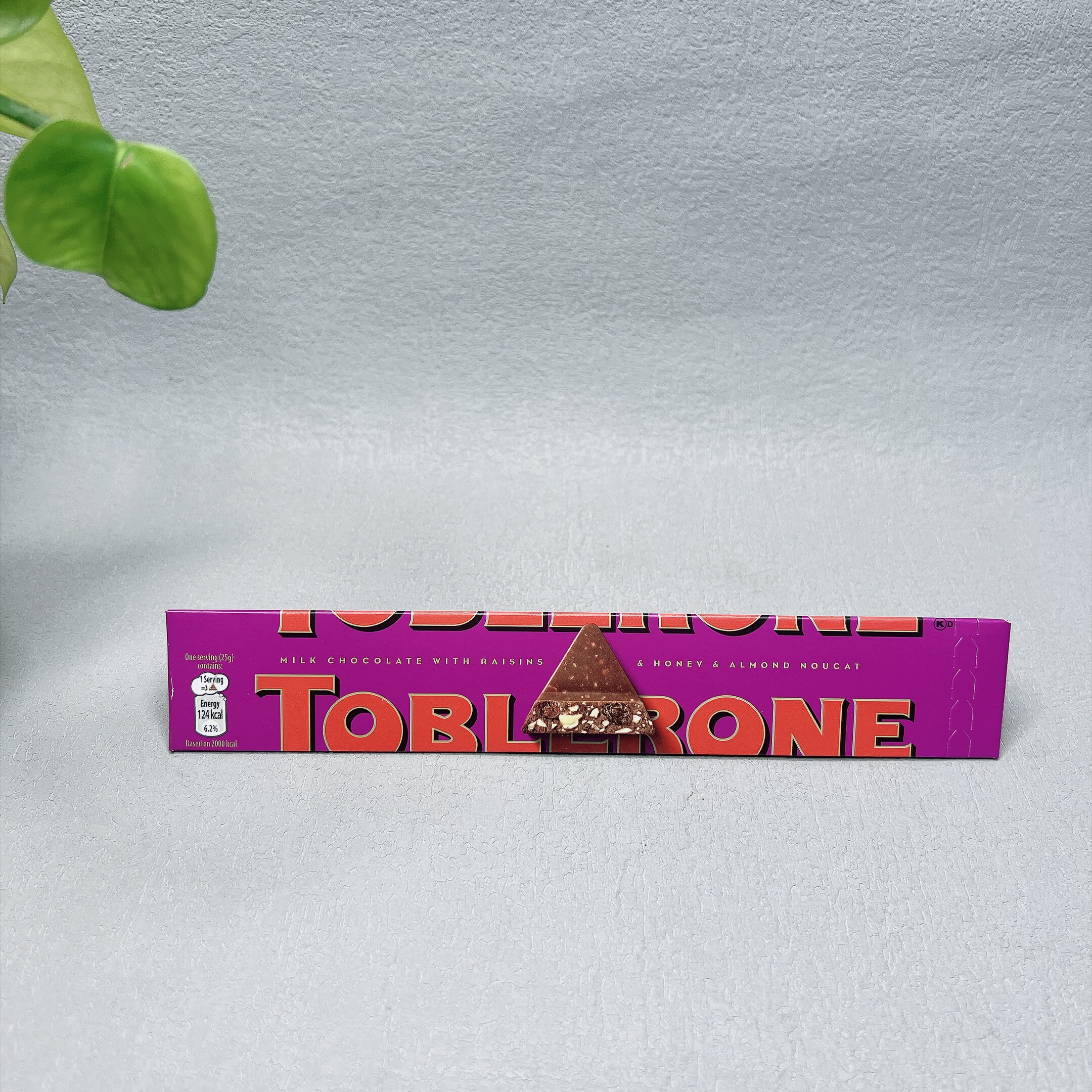 临期清仓瑞士三角牛奶巧克力制品含葡萄干蜂蜜及巴旦木糖混合100g