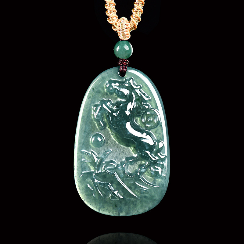 天然A货翡翠马上发财糯种马牌