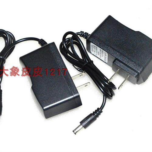 LVZI 侣字 LZ-2836 数码强光多功能LED探照灯 充电器使用感如何?