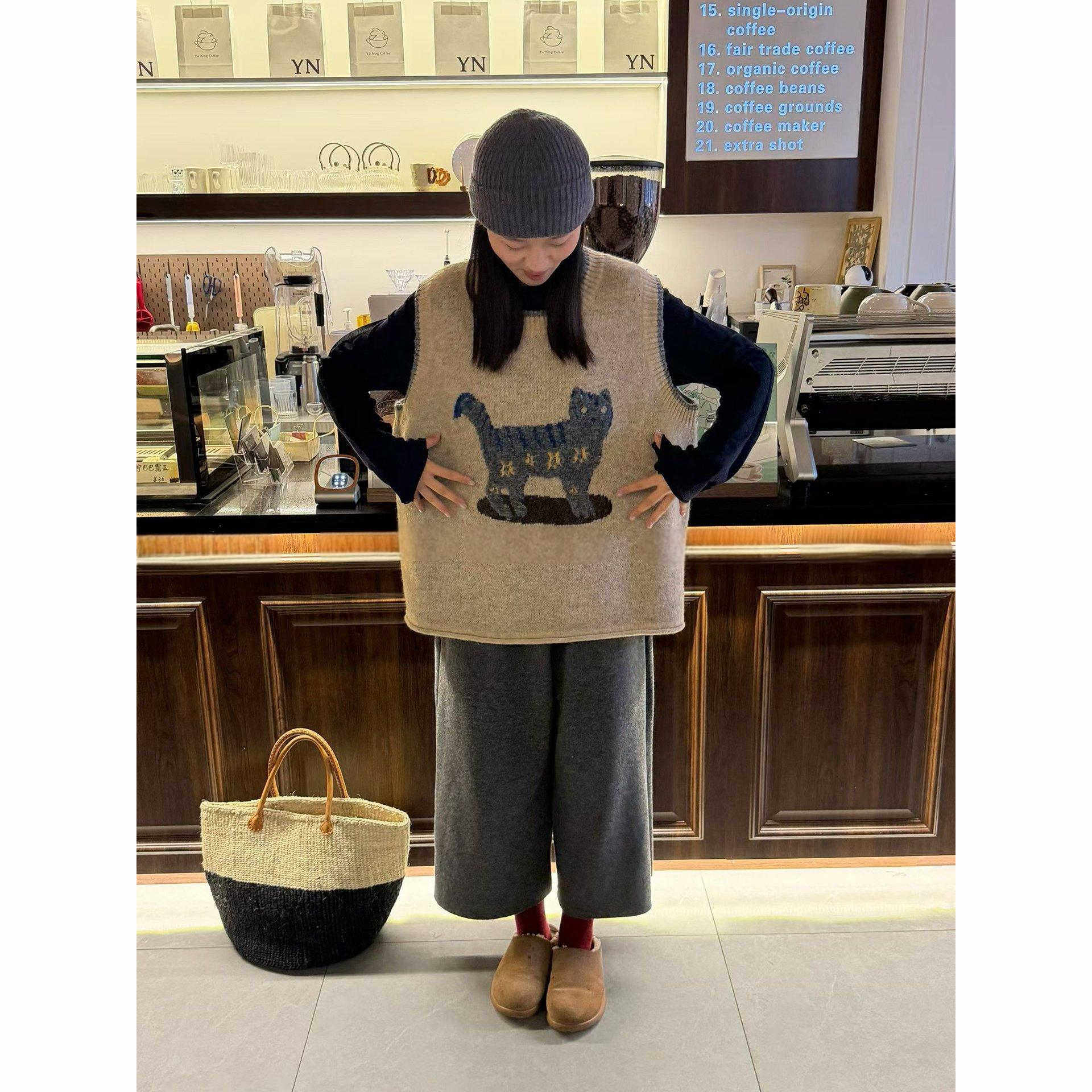 胖薯大码秋冬日系复古杏色超级可爱猫咪针织背心马甲微胖显瘦女装