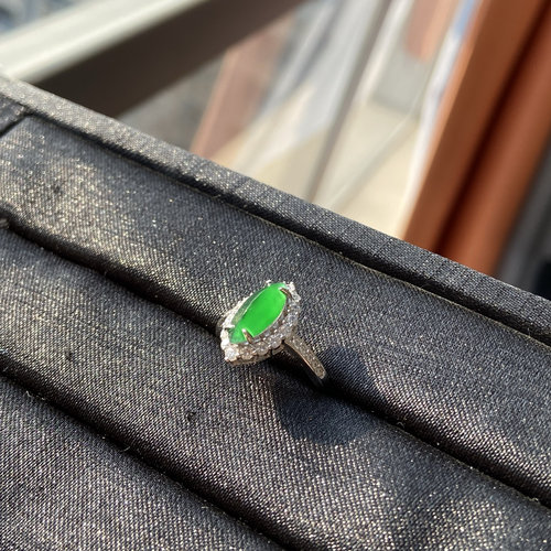 天然危地马拉翡翠冰种辣绿色翡翠戒指925银镶女生马眼戒面戒指