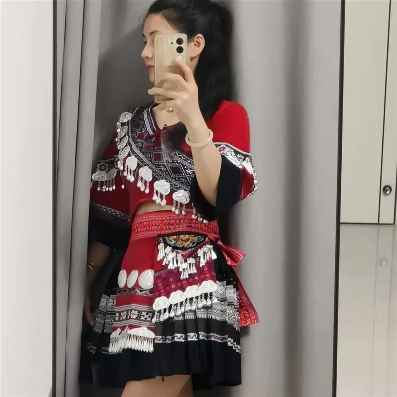 苗族云南新款服饰少数民族手工服装阿卯演出服独舞舞蹈表演