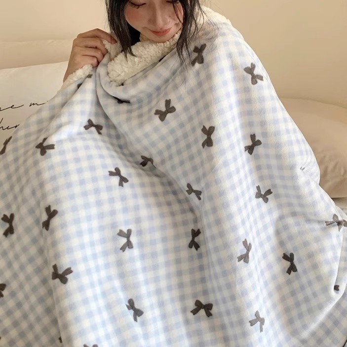 A类冬季加厚羊羔牛奶绒盖毯