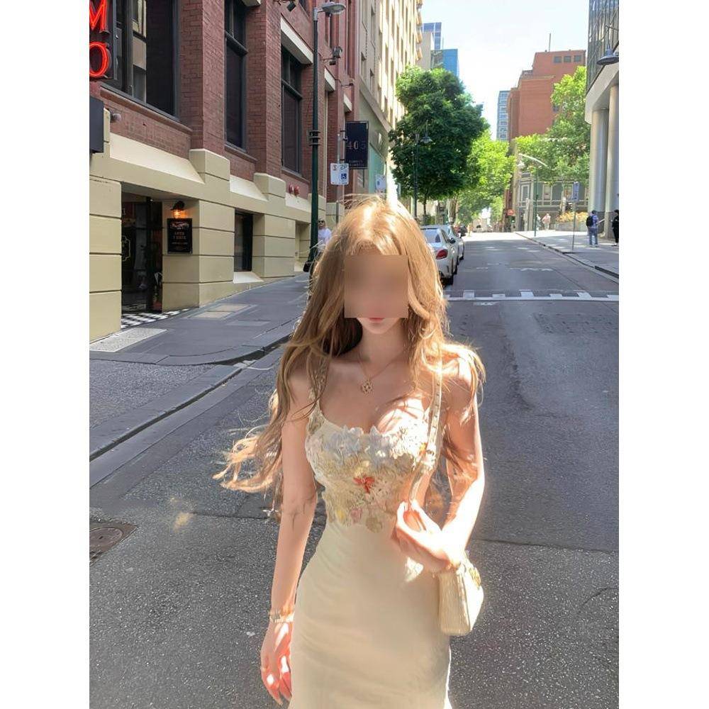 法式纯欲蕾丝网纱吊带连衣裙子女设计感收腰修身鱼尾包臀长裙春夏